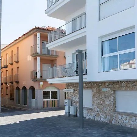 Pis Amb Terrassa A La Escala Apartment