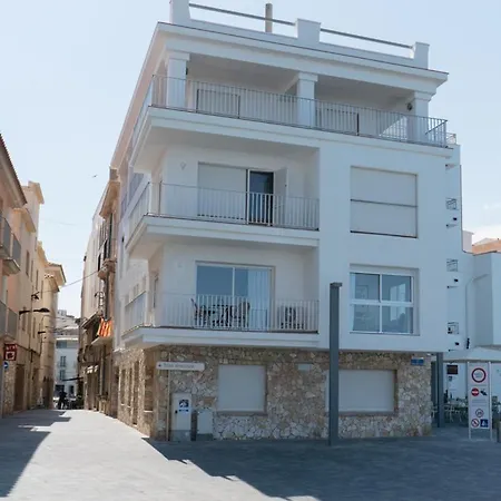 Pis Amb Terrassa A La Escala Διαμέρισμα L' Escala